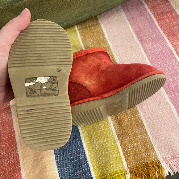 Toddler UGGS- Red - Picture 4 of 5